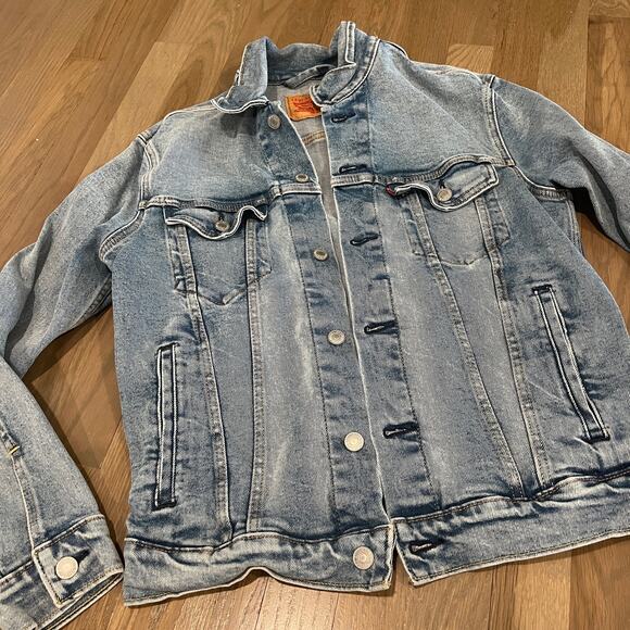 Vintage Levi's Jean Jacket. Size Small - Picture 2 of 8